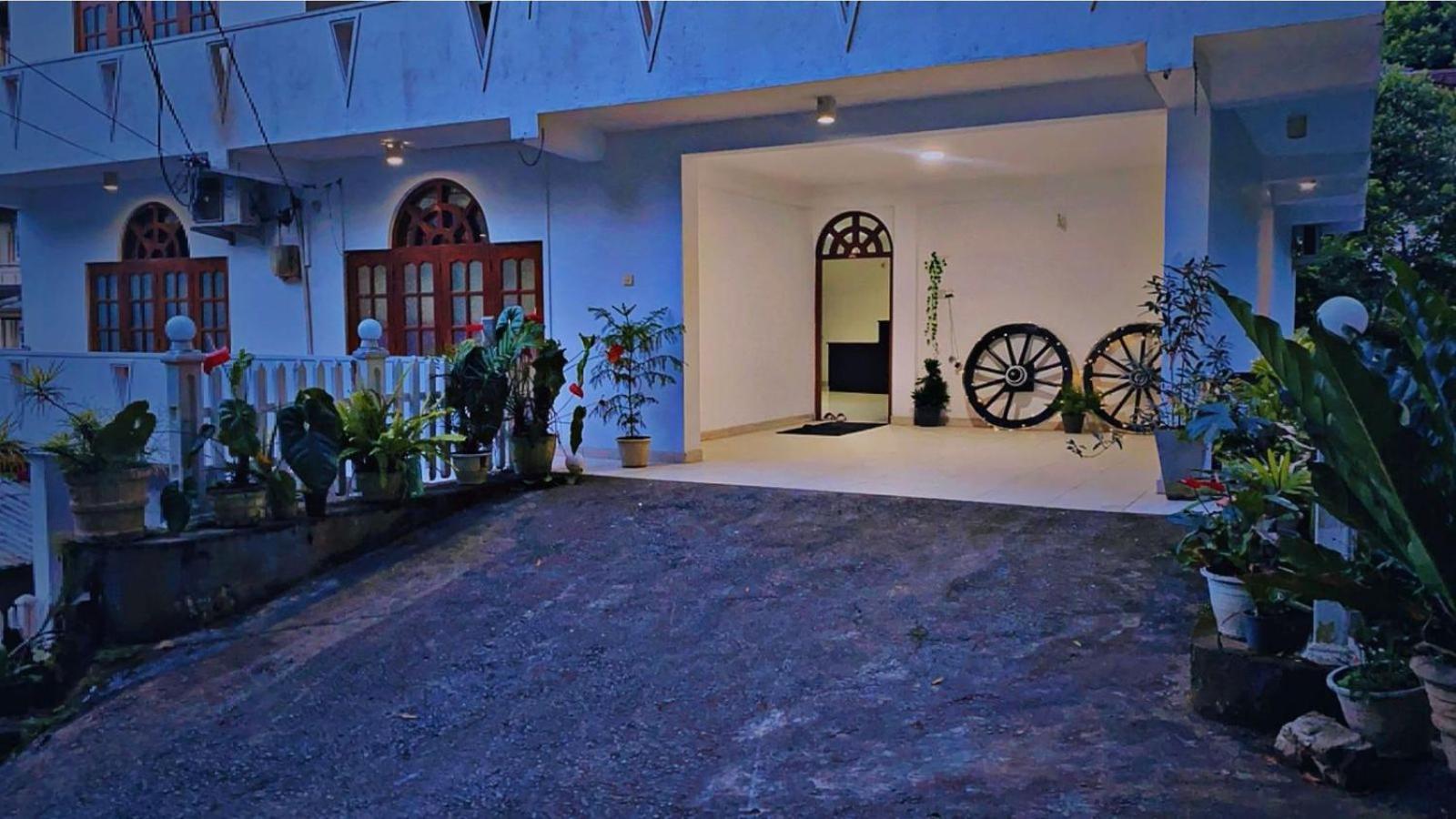 New Nethmi Villa Κάντι Εξωτερικό φωτογραφία